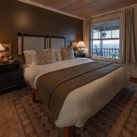 Historic Riverview Inn Five